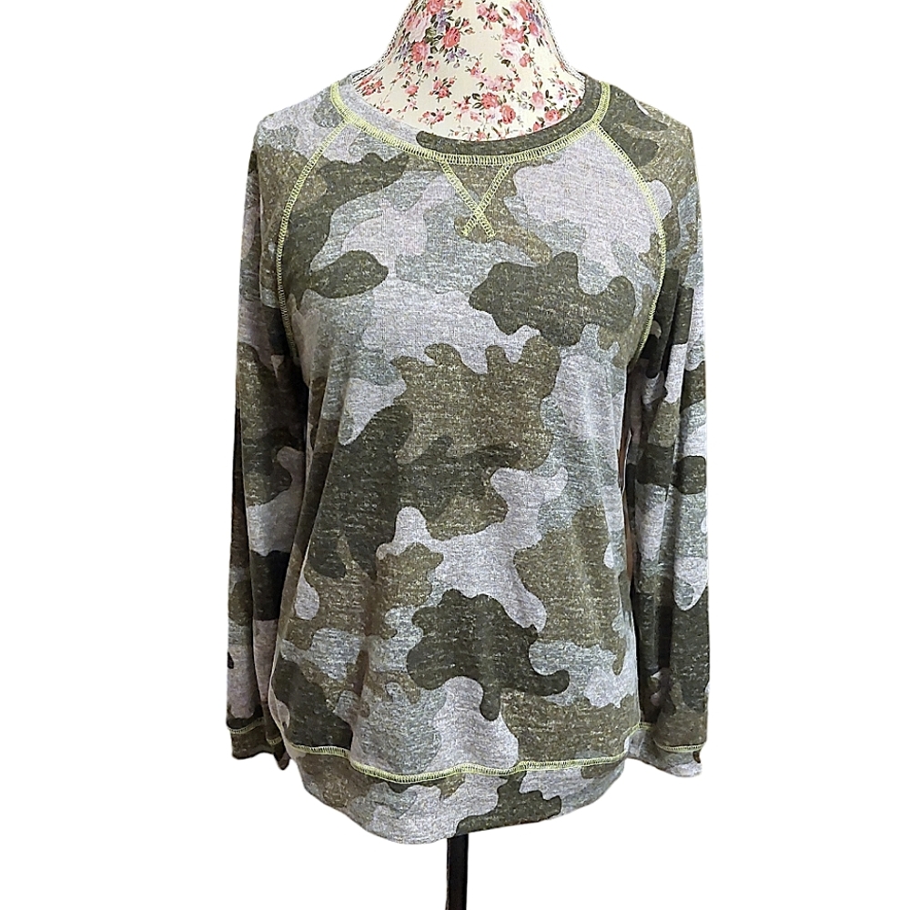 Joe Boxer lightweight camo sweatshirt